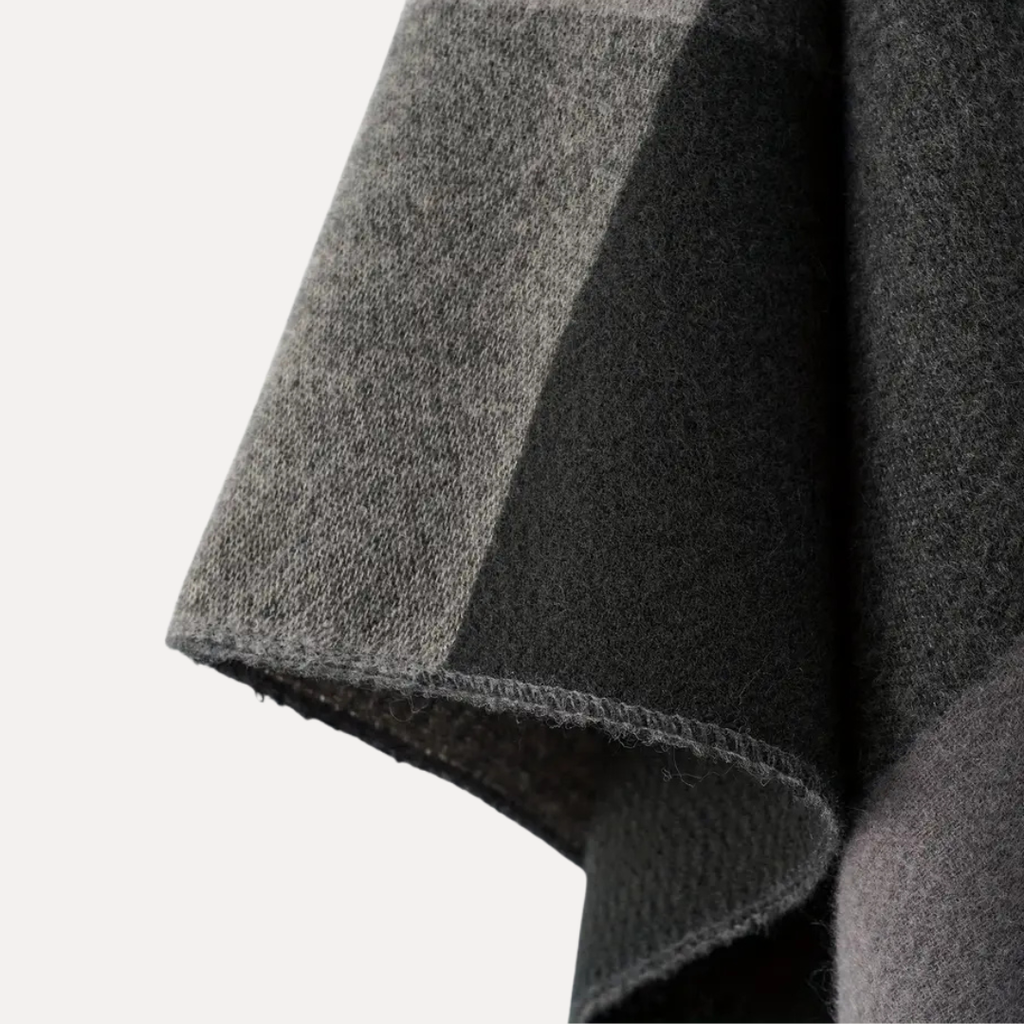 Fjäll Ponchon - Svep in dig i nordiskt lugn